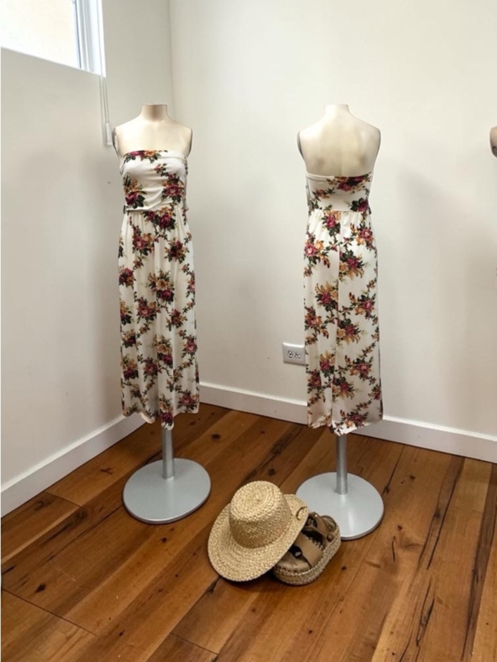Vibe-Sportswear, Womans, dress, white flowers print, strapless, new, size S.: